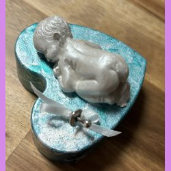 Beton hjerte grnt med baby