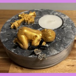 Beton Cirkel med guld baby og kors