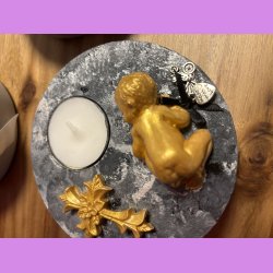 Beton Cirkel med guld baby og kors