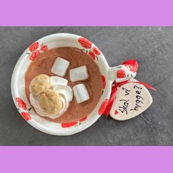 Cacao kop hvid med r�de blomster - Skal vi hygge