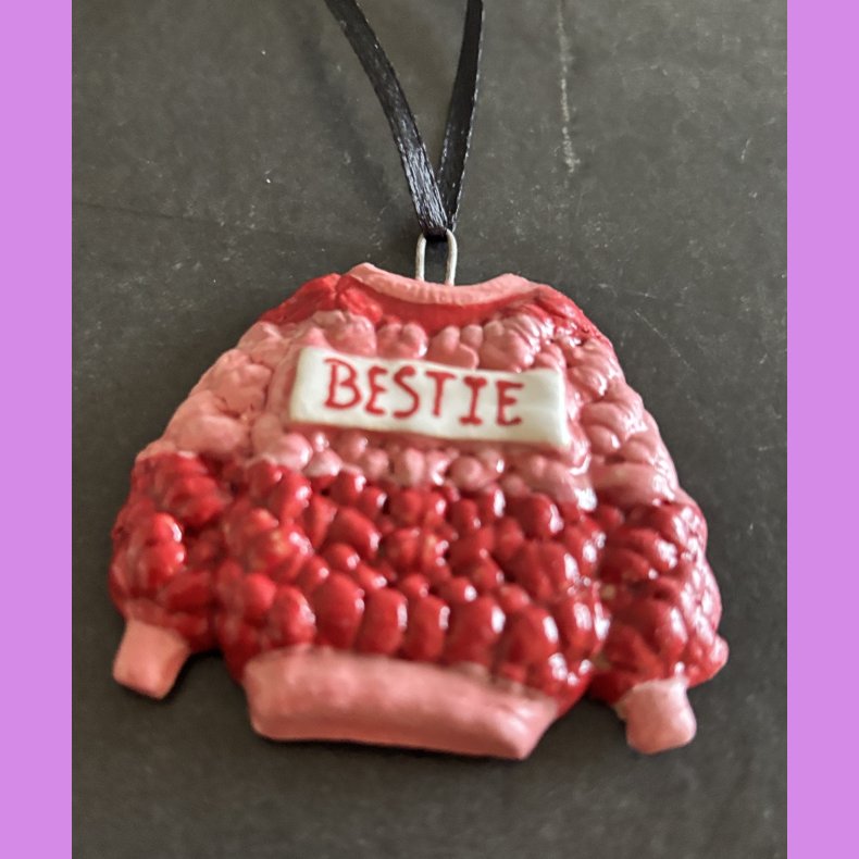 BESTIE - Tr�je - R�d