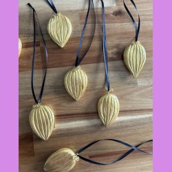 rets mandel trof mini med snor- Guld rstal - Sofie