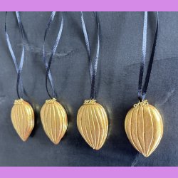 rets mandel trof mini med snor- Guld rstal - Sofie