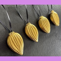 rets mandel trof mini med snor- Guld rstal - Sofie