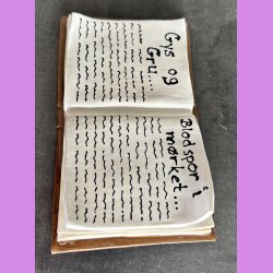 B�ger i keramik- Nr. 3 - med tekst - Gys og gru