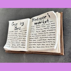 B�ger i keramik- Nr. 3 - med tekst - Gys og gru