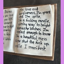 Namaste Bitches bog i brun nr. 1