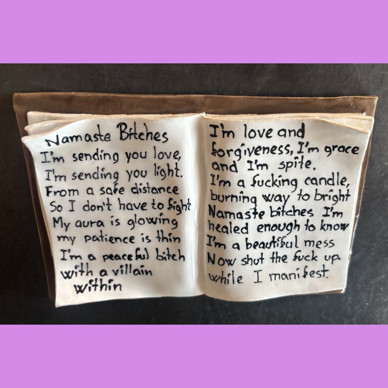 Namaste Bitches bog i brun nr. 1