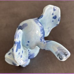 Elefant stende - Lysebl med bl prikker