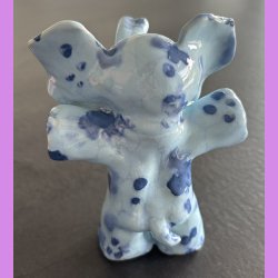 Elefant stende - Lysebl med bl prikker