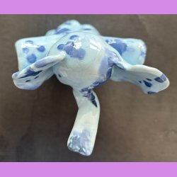 Elefant stende - Lysebl med bl prikker