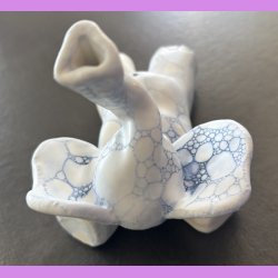 Elefant liggende - mat hvis med bl bobbler