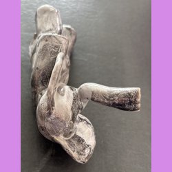 Elefant liggende p siden - Lysegr 