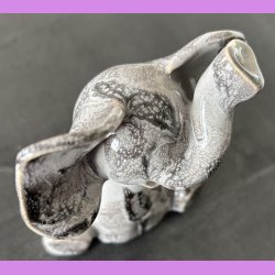 Elefant siddende - Lysegr 