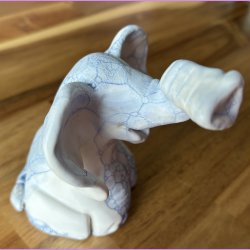 Elefant siddende - mat hvis med bl bobbler