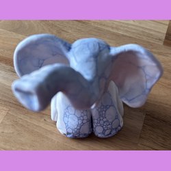 Elefant siddende - mat hvis med bl bobbler