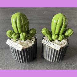 Tittytus 1 farvet - sort potter - hvide sten - lille skilt