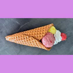 Vaffelis med fl�deskum jordb�r  - Kugler Choko med choko stykker , jordb�r og lemon