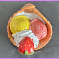Vaffelis med jordb�r , jordb�r og lemon,