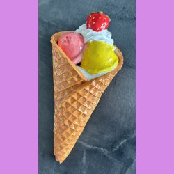 Vaffelis med jordb�r , jordb�r og lemon,