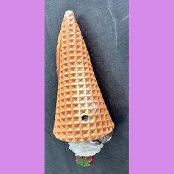 Vaffelis med jordb�r  - Kugler med choko stykker , lemon og pistacie,