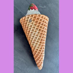 Vaffelis med fl�deskum jordb�r  - Kugler Choko med choko stykker , jordb�r og lemon