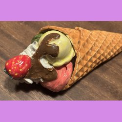 Vaffelis med fldeskum - choko saus og jordbr