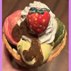 Vaffelis med fldeskum - choko saus og jordbr