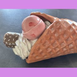 Vaffelis med fl�debolle m/kokos - Softice med jordb�r og bl�b�r.