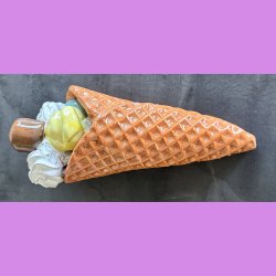 Vaffelis med fl�debolle - Softice - Lemon, jordb�r og pistacie,