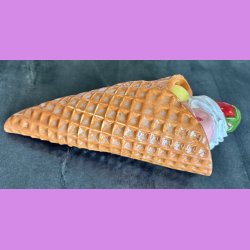 Vaffelis med jordb�r og fl�deskum - choko, jordb�r og lemon.