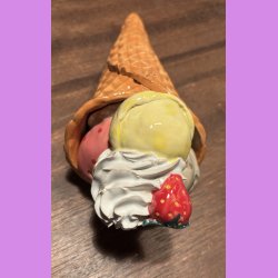 Vaffelis med 3 kugler fldeskum og jordbr