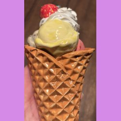 Vaffelis med 3 kugler fldeskum og jordbr