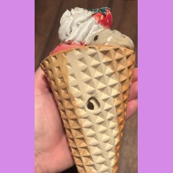 Vaffelis med 3 kugler fldeskum og jordbr