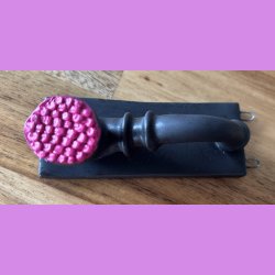 Lakrids pibe med pink top og ophng