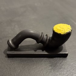 Lakridspibe - mat sort - gul top - uden ophng