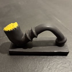 Lakridspibe - mat sort - gul top - uden ophng