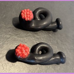 Krllede lakridspibe - mat sort - rd top 