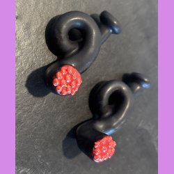 Krllede lakridspibe - mat sort - rd top 