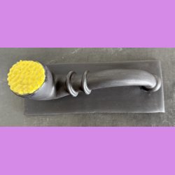 Mellem lakrids pibe med gul top