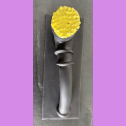 Mellem lakrids pibe med gul top