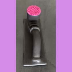 Mellem lakrids pibe med pink top