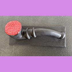 Mellem lakrids pibe med rd top