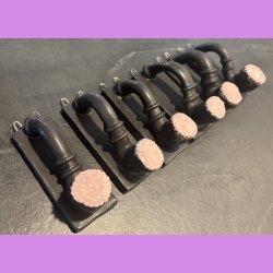 Lakridspibe - mat sort - lyserd/hvide prik top - mat sort bund.