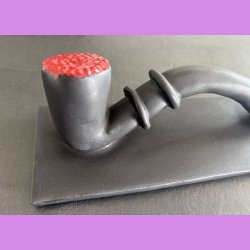 Stor lakrids pibe med rd top (Den skve udgave)