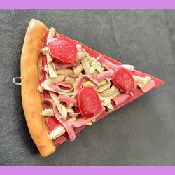 Pizza stykke med skinke og pepperoni med oph�ng