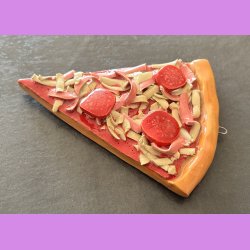 Pizza stykke med skinke og pepperoni med oph�ng