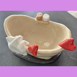 Badekar med creme og LOVE t�fler