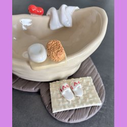 Badekar med creme og LOVE t�fler