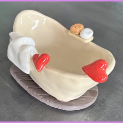 Badekar med creme og LOVE t�fler